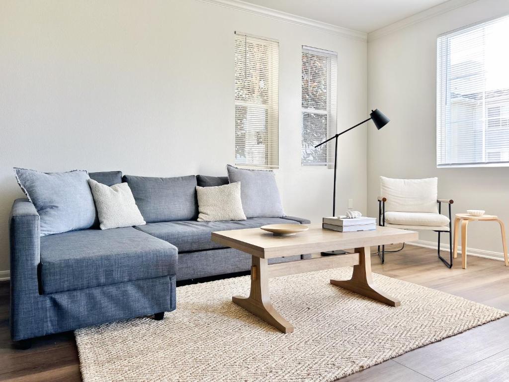 Marina del Rey Coastal Living - Spacious 2BD 2BTH Apt, Los Angeles