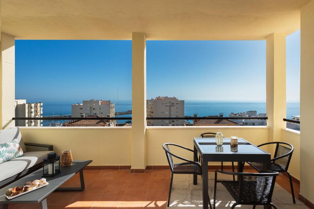 Terrace by the Sea Penthouse & Puerto de Estepona - 2