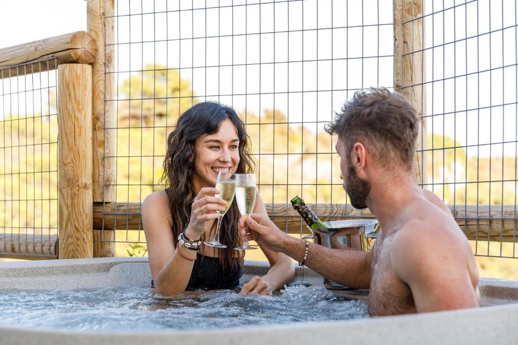 Hotel Selwo Lodge - Animal Park Tickets Included - 3