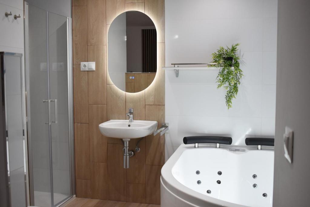 Apartment with jacuzzi en Torremolinos, Garipolo 1 by NAMASTE ELITE - 5