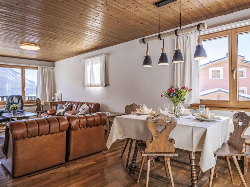 Apartment Chesa Primula by Interhome - 2