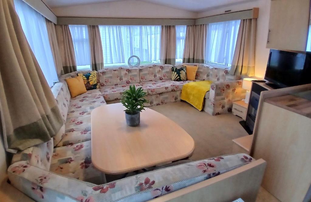 Seashell Hideaway Caravan at Seawick Holiday Park, Clacton-on-Sea