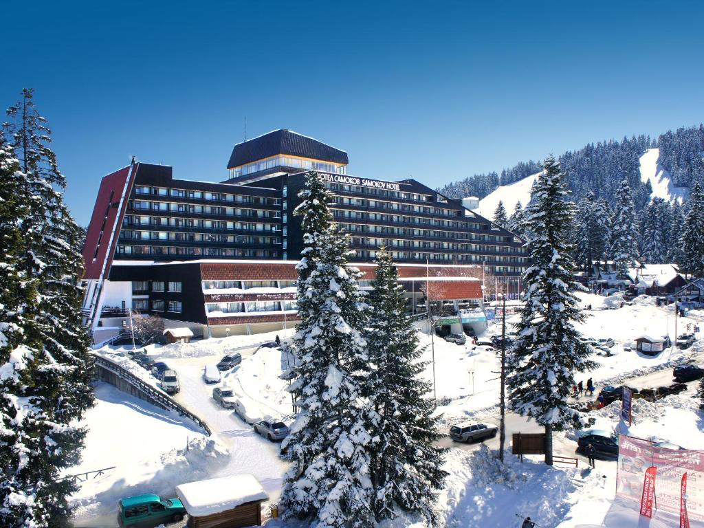 Hotel Samokov — Hotel building in Borovets, Sofia (province)