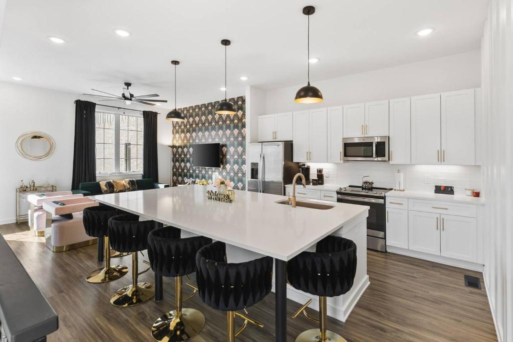 24K Escape - Rooftop Oasis, 3 Miles to Broadway!, Nashville