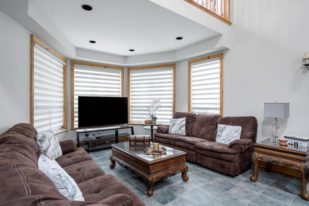 The Four Leaf Clover at The Blue Mountains for 12, Blue Mountains