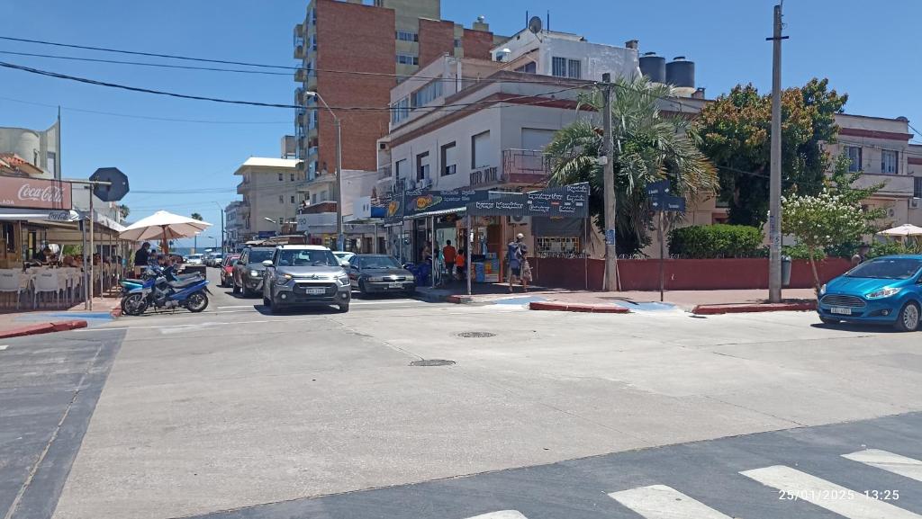 Apartamento pleno Centro ubicación fantástica 2 dormis 2 baños - 1