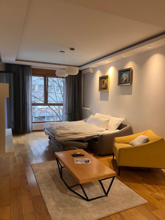 Central Garden Pekovic - 5