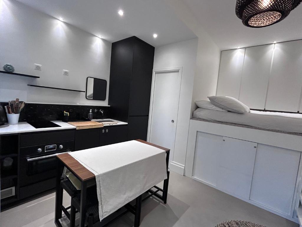 Studio moderne 16ème - 1
