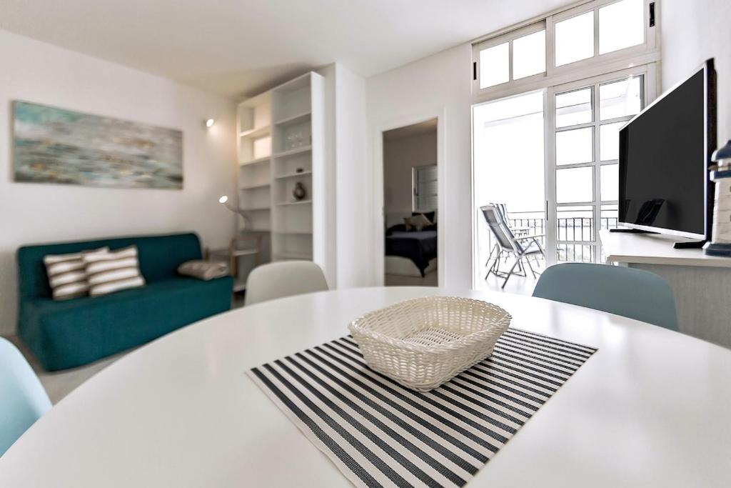Rosamar apartment with panoramic ocean view - 5