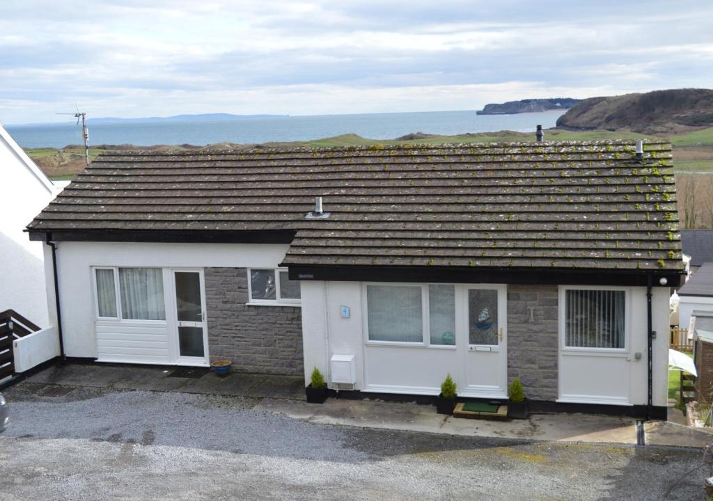 Ocean Breeze, Penally