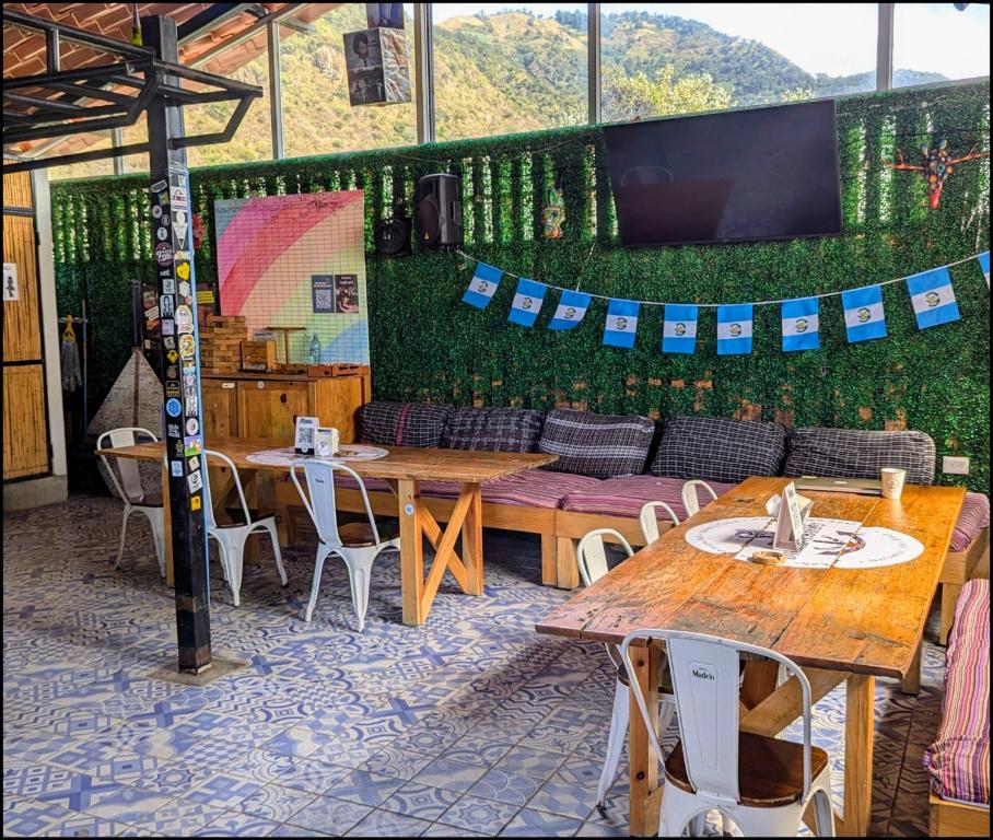 Shared lounge/TV area