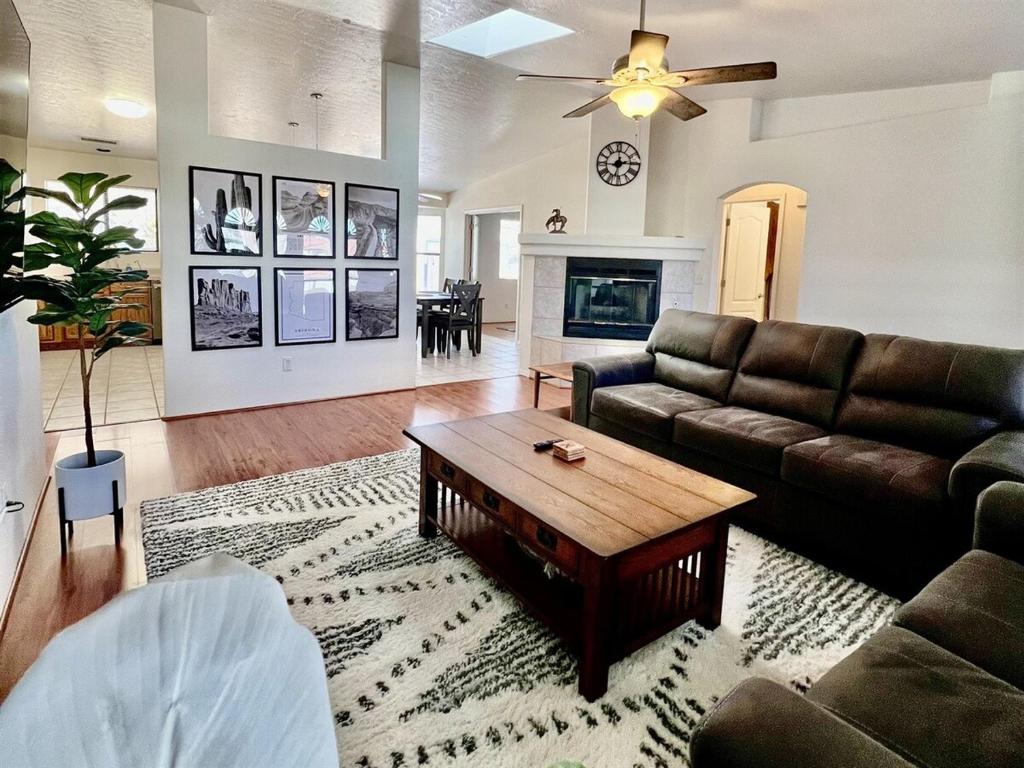 Grand Residence - Spacious Luxury 3 bed, 2 bath, Prescott