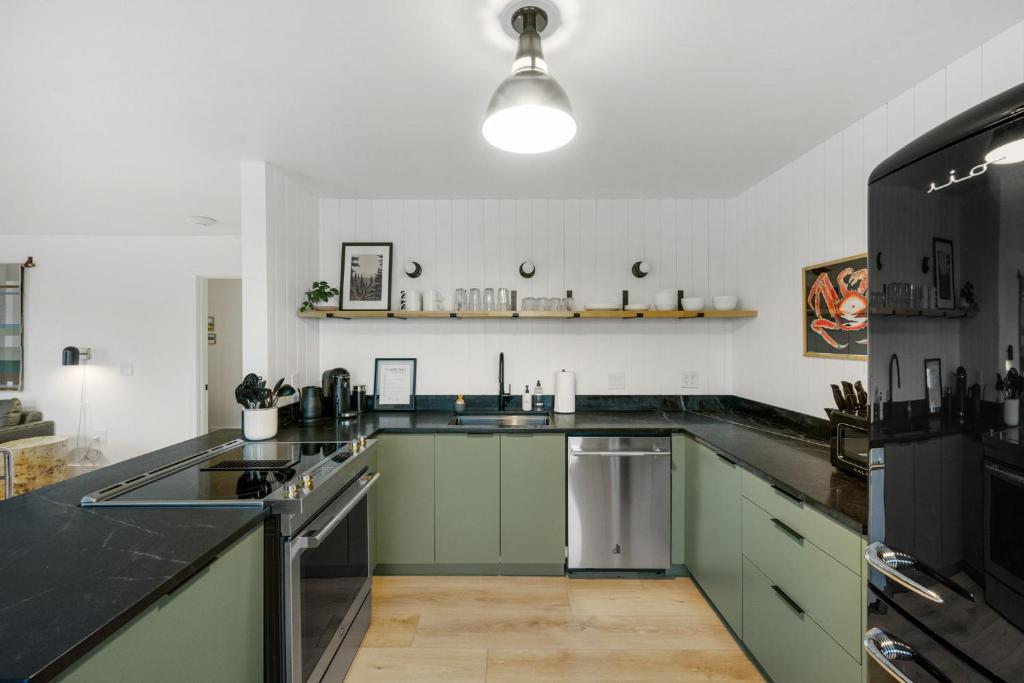 Harbor Views 1 - Walkable in the Heart of Auke Bay, Mendenhaven