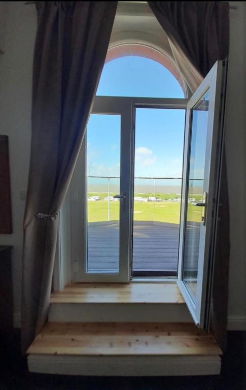 Comfortable family home with amazing Seaviews, Fleetwood