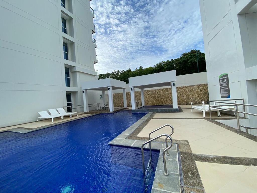 Luxury Oceanview Condo 9