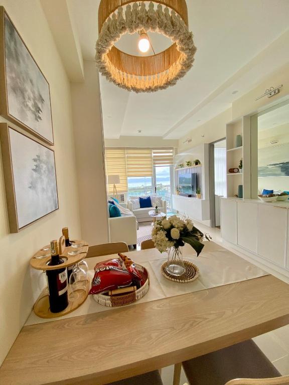 Luxury Oceanview Condo 2
