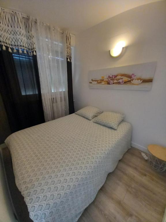 Appartement avec une petite place de parking, centre ville, proche gares - 2