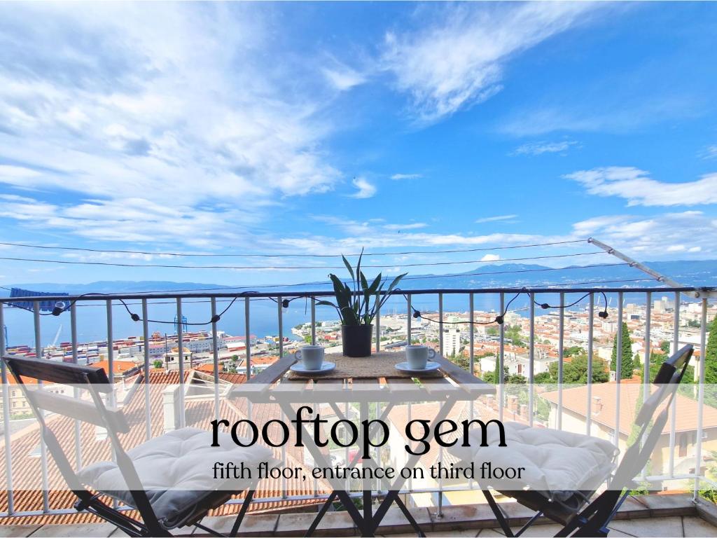 Sea view apartment with free parking, Rijeka