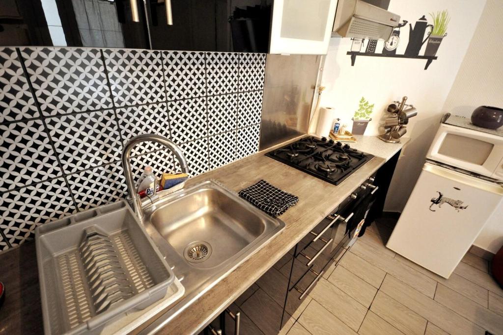Warm and comfortable studio in Montmartre - 2
