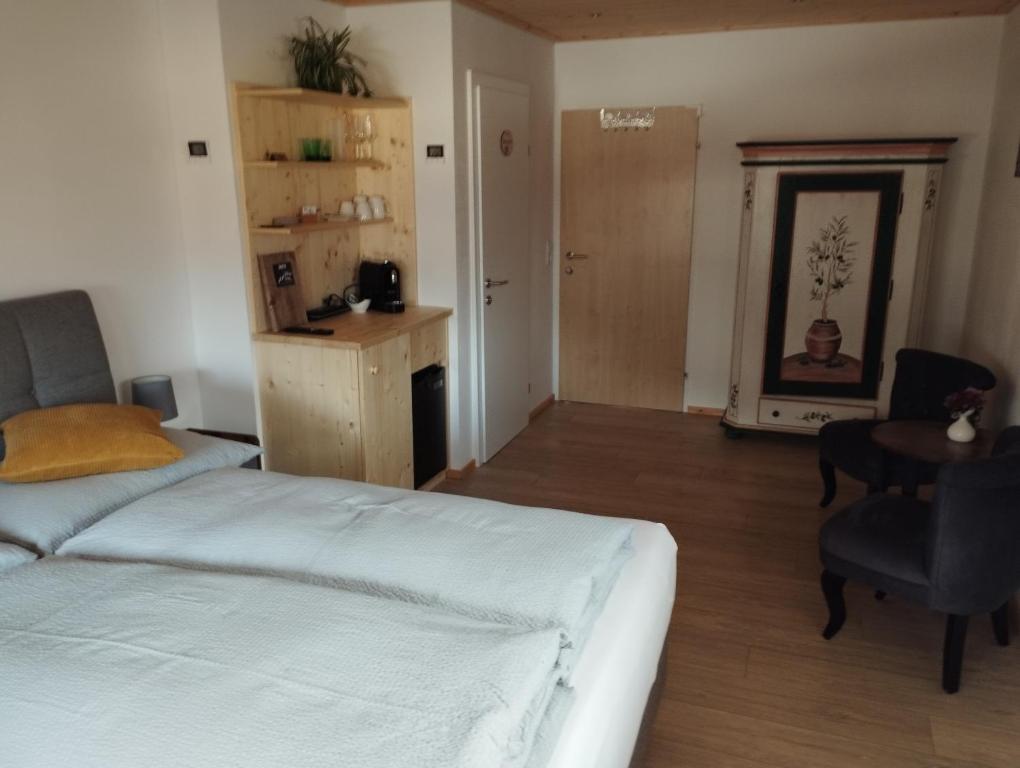 Doppelzimmer Top 4a - 5