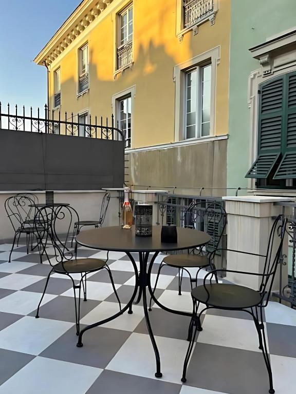 Palazzo Lomellini Historic Retreat by M3trocubo - Elegant Apartment near Aquarium & Via Garibaldi - 5