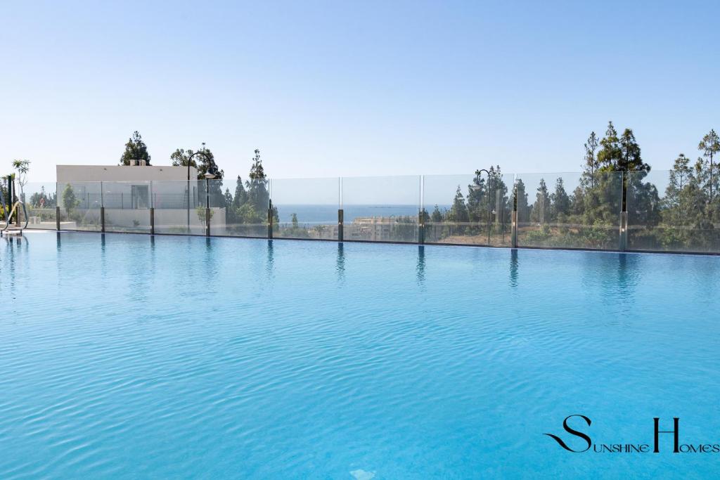 Luxury 2 Bedroom Apartment, Pools, Sauna, Gym & More - 2