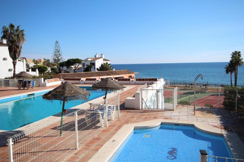 Mansion Apartment With Sea Views - 3