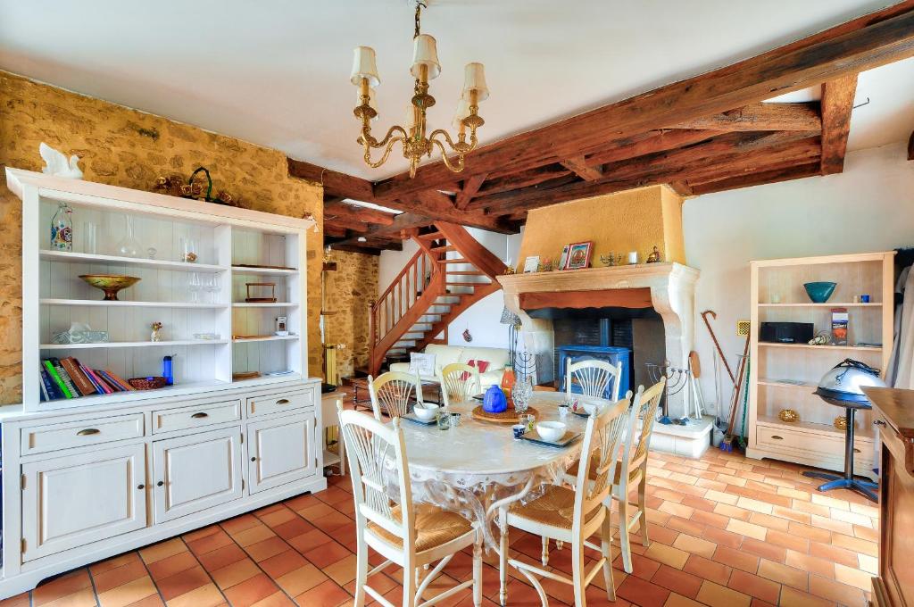 Maison en pierre avec une terrasse, ideal pour 4 - 2