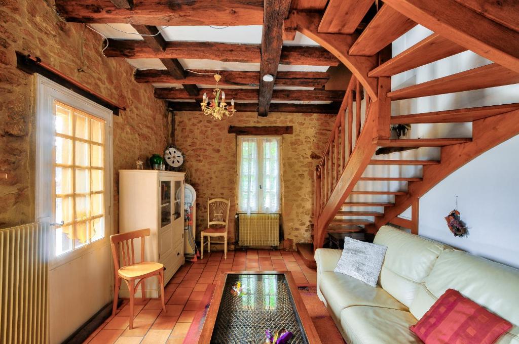 Maison en pierre avec une terrasse, ideal pour 4 - 5