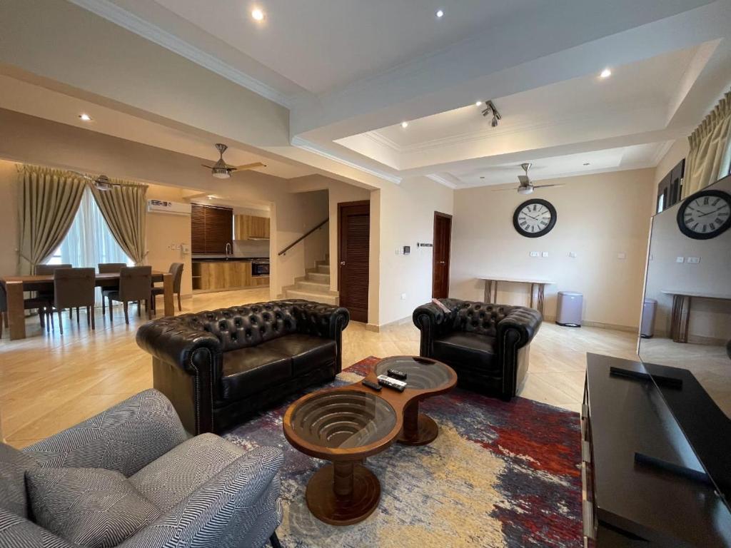 Falcons Perch, Kumasi