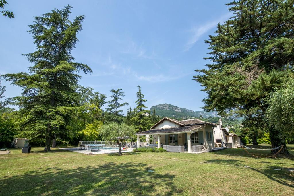 Spacious villa in Tourrettes-sur-Loup with Private Lake access Sleep 16 - 3