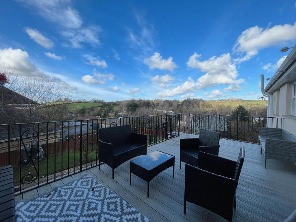 Exquisite 10 bed Villa hot tub and games room photo 5