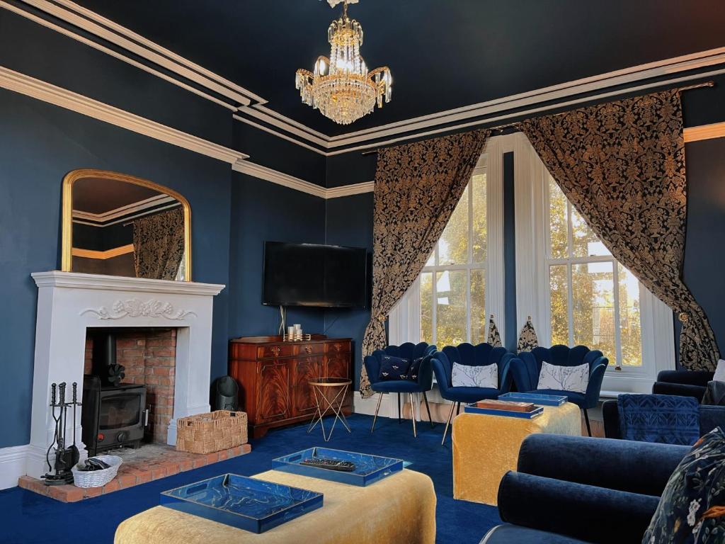 Exquisite 10 bed Villa hot tub and games room - photo 3