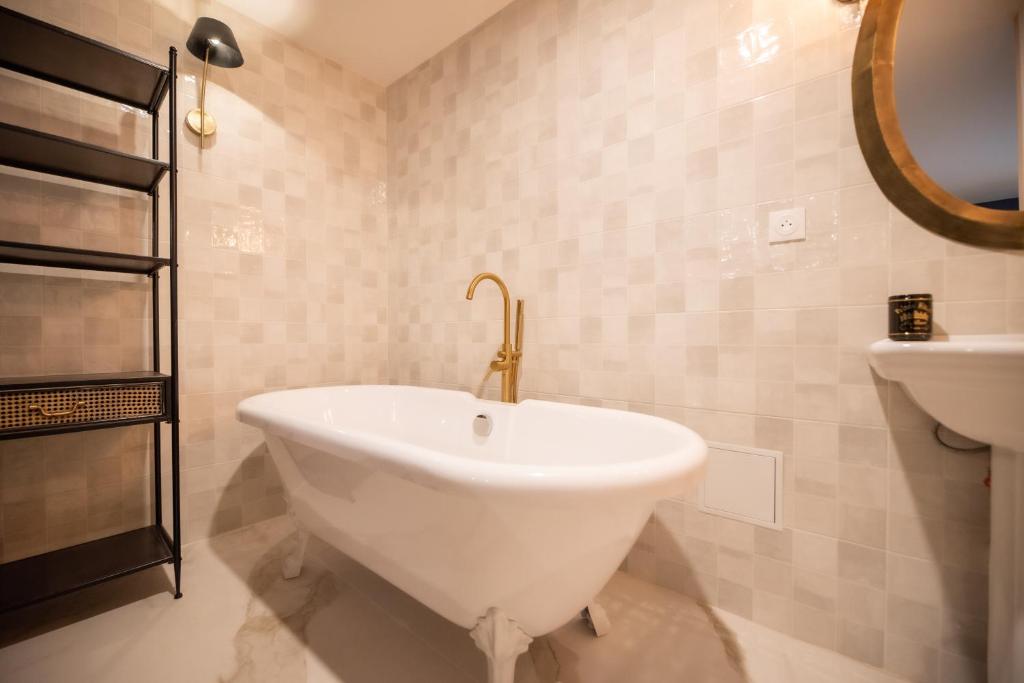 Monsieur Montmartre - Moulin Rouge Residence - 4