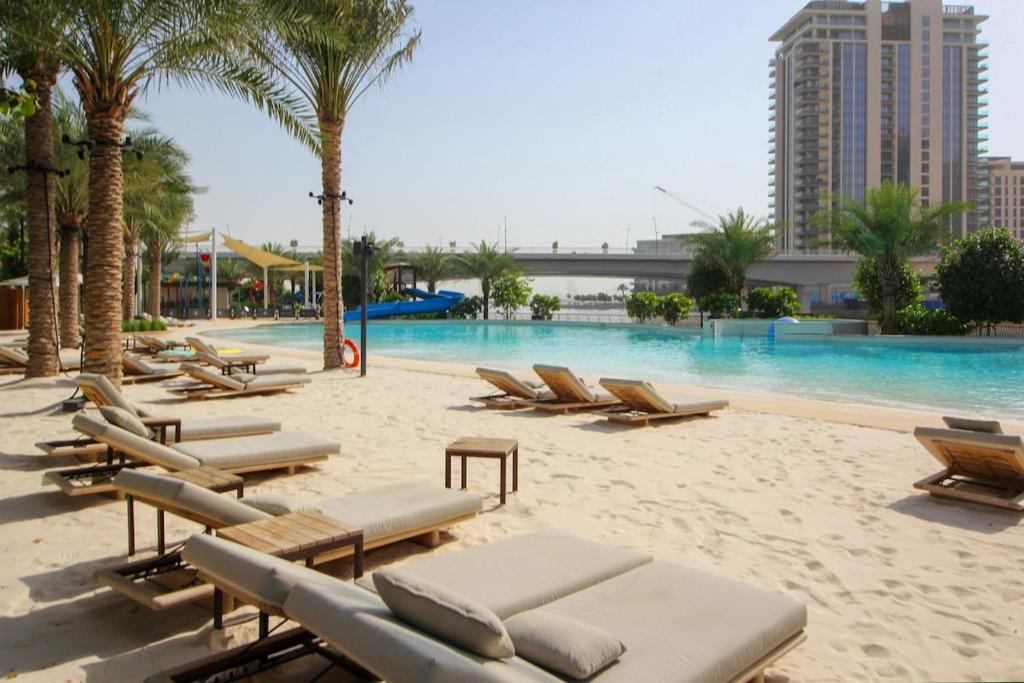 2BHK Breeze Crest Living-Brand New Furnished, Dubaj