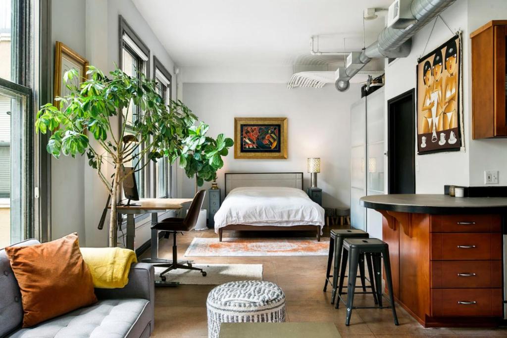 City Lights Loft Downtown LA Month Plus, Los Angeles