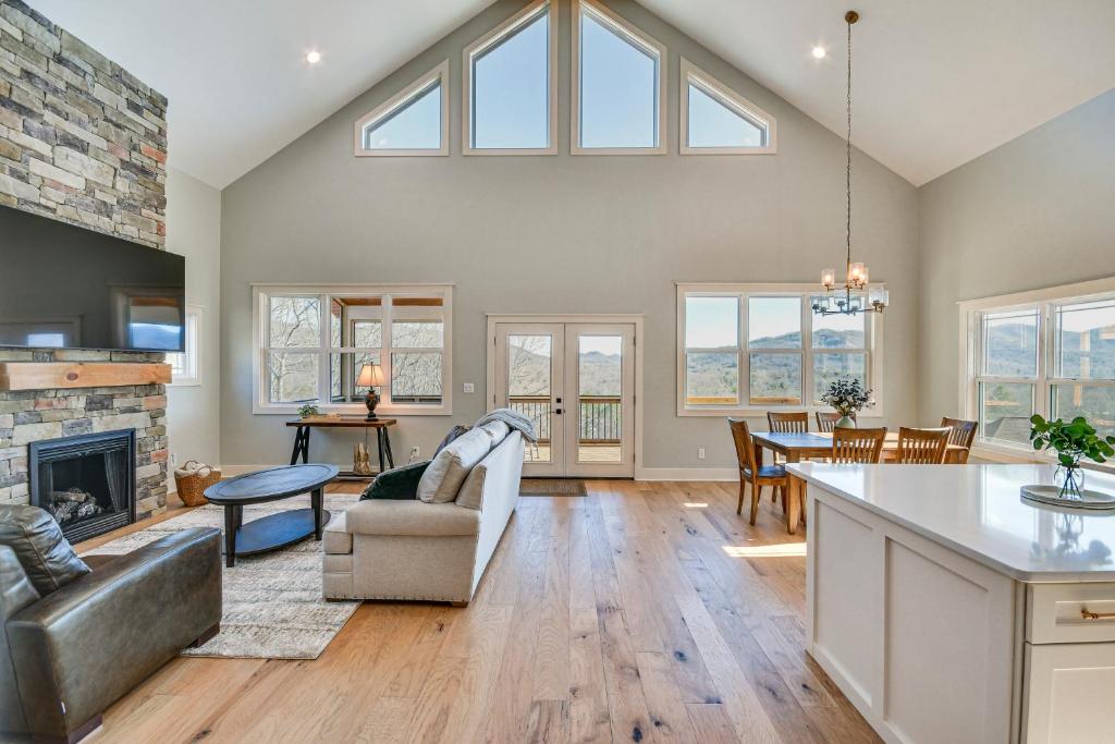 Newly Built Home with Mtn Views in Black Mountain!, Black Mountain