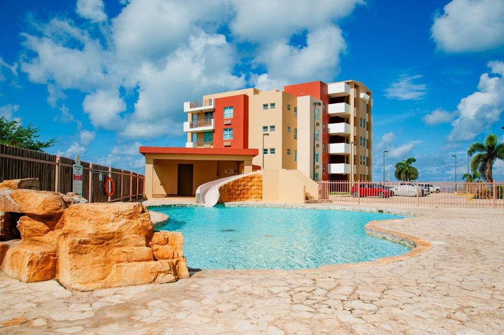 El Combate Condos, Enjoy Ocean Views and Pool Fun, Boquerón