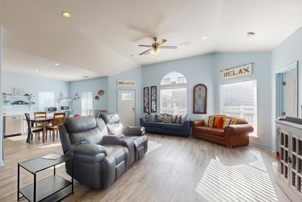 Mar Y Cielo, Corpus Christi