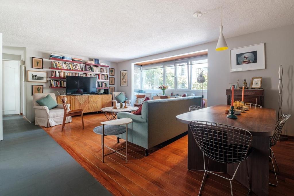 Apartment in Roma Condesa next to Parque España, Mexiko