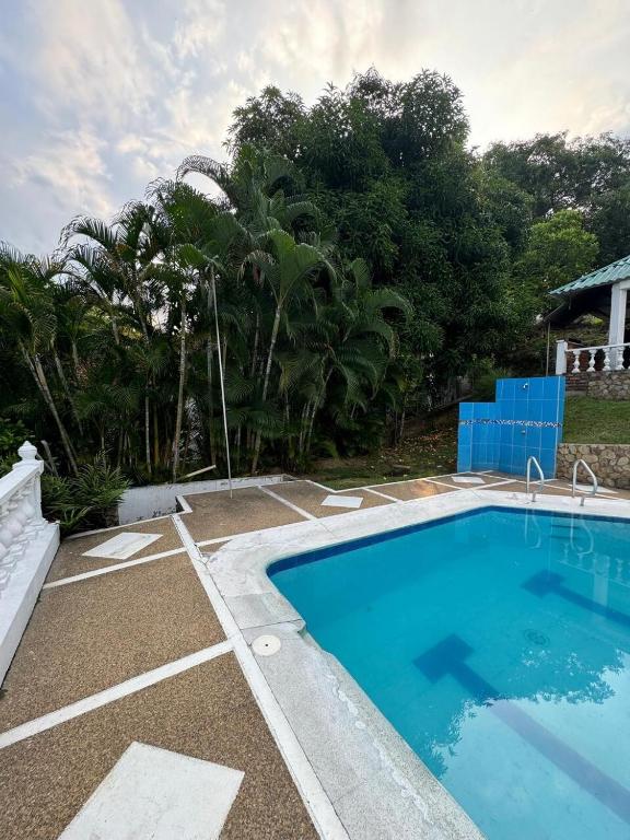Villa con Pisicina Privada Melgar - 5