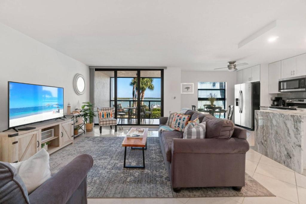 Riverside Club C207, Marco Island