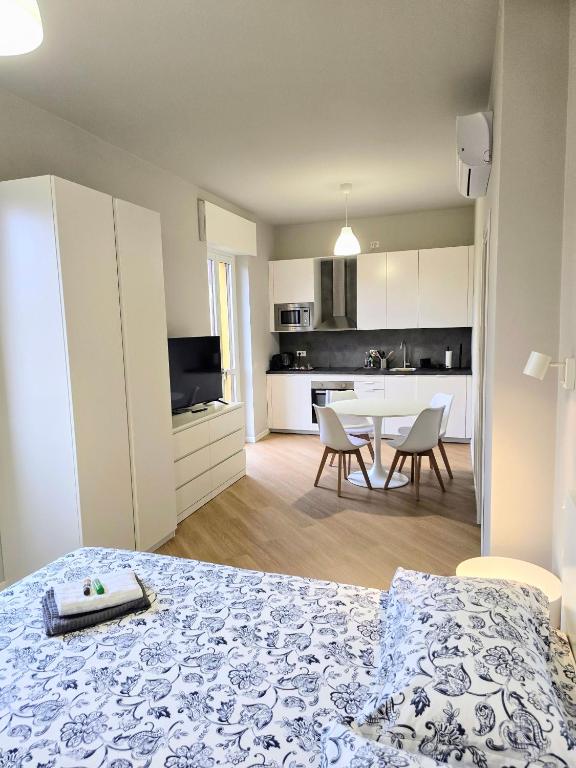 Monza Apartments - 2