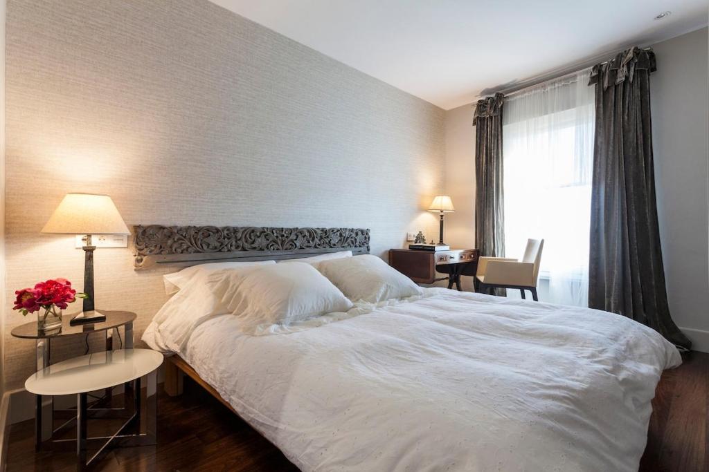 Spacious Apartment with Views of Plaza de España & María Luisa Park - 3