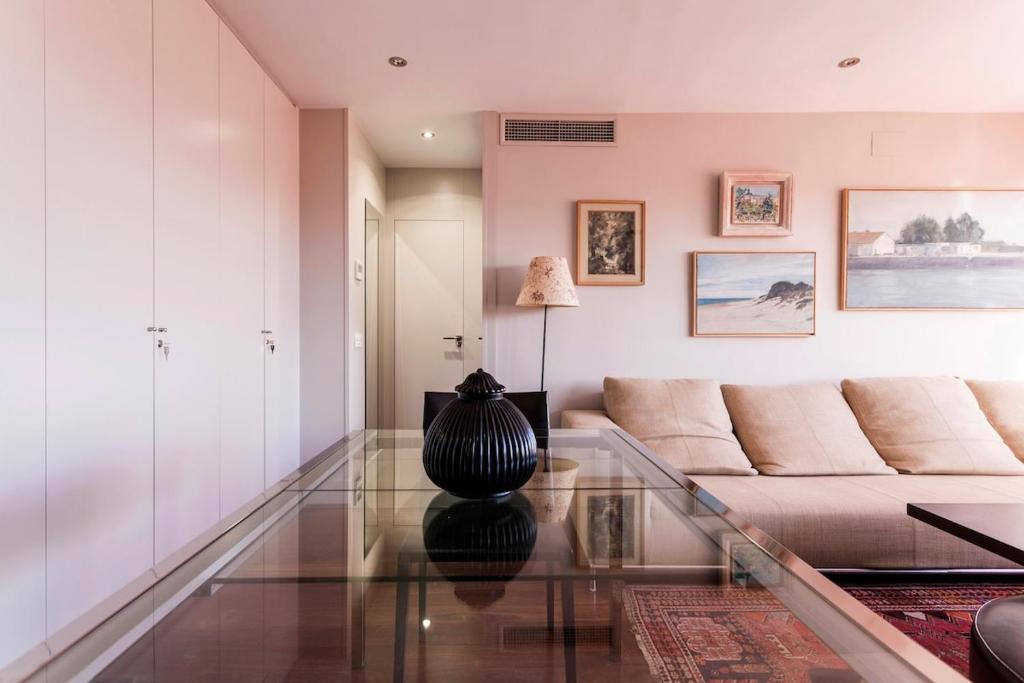 Spacious Apartment with Views of Plaza de España & María Luisa Park - 5