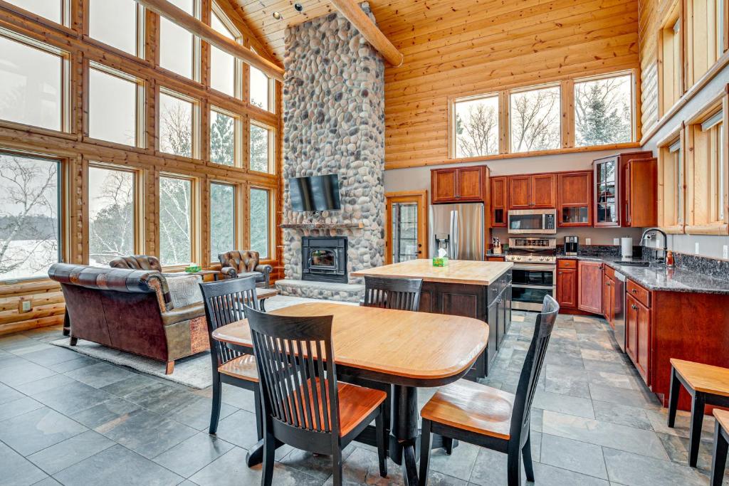 Lakefront Gem with Dock and Views in Lac Du Flambeau, Lac du Flambeau