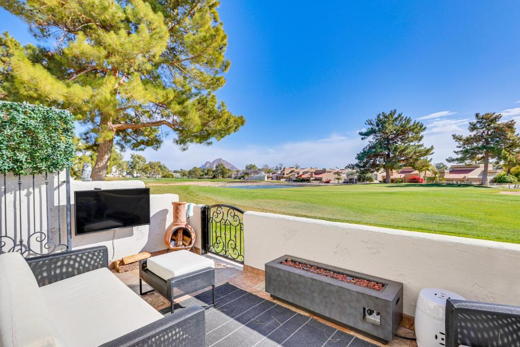 Relax by Pool and Play Tennis Biltmore Retreat!, Phoenix