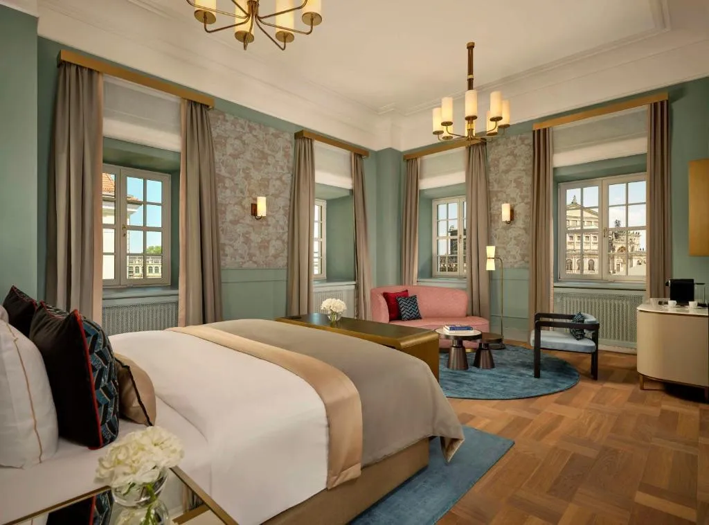 Hotel Taschenbergpalais Kempinski, hotel in Dresden