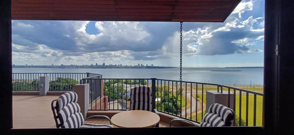 El Príncipe 1, Encarnación