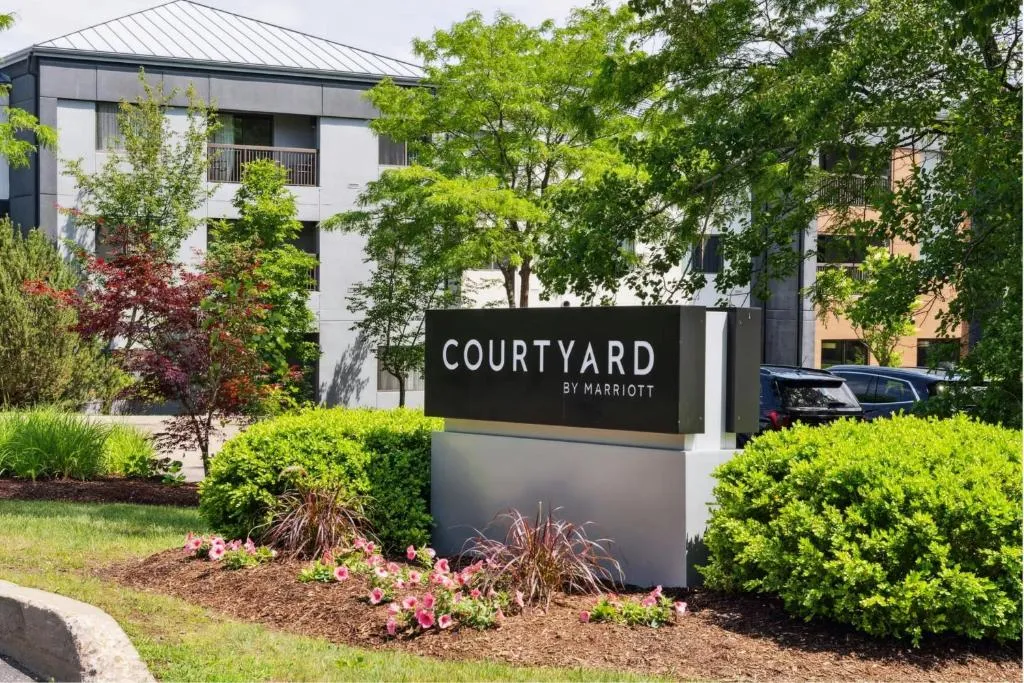 Courtyard Burlington Williston，位于伯灵顿的酒店